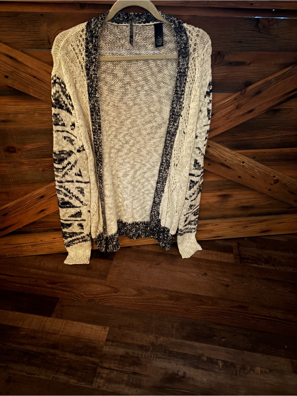 BKE Cream and Black Open-Front Patterned Cardigan from buckle store